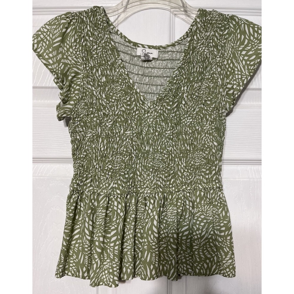 Japna Women's Smocked Crop Top Cap Sleeve Size Small V-Neck Green‎ Floral Peplum